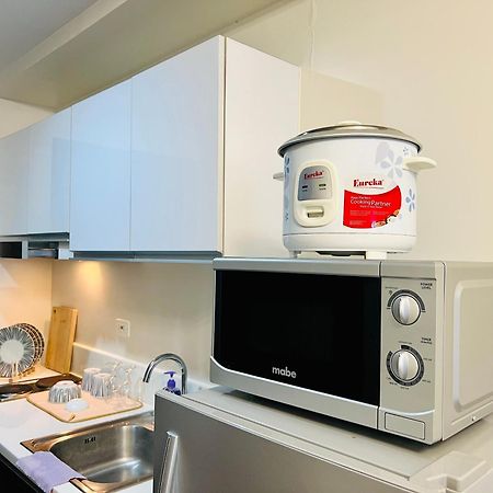 Air Residence Makati Манила Экстерьер фото