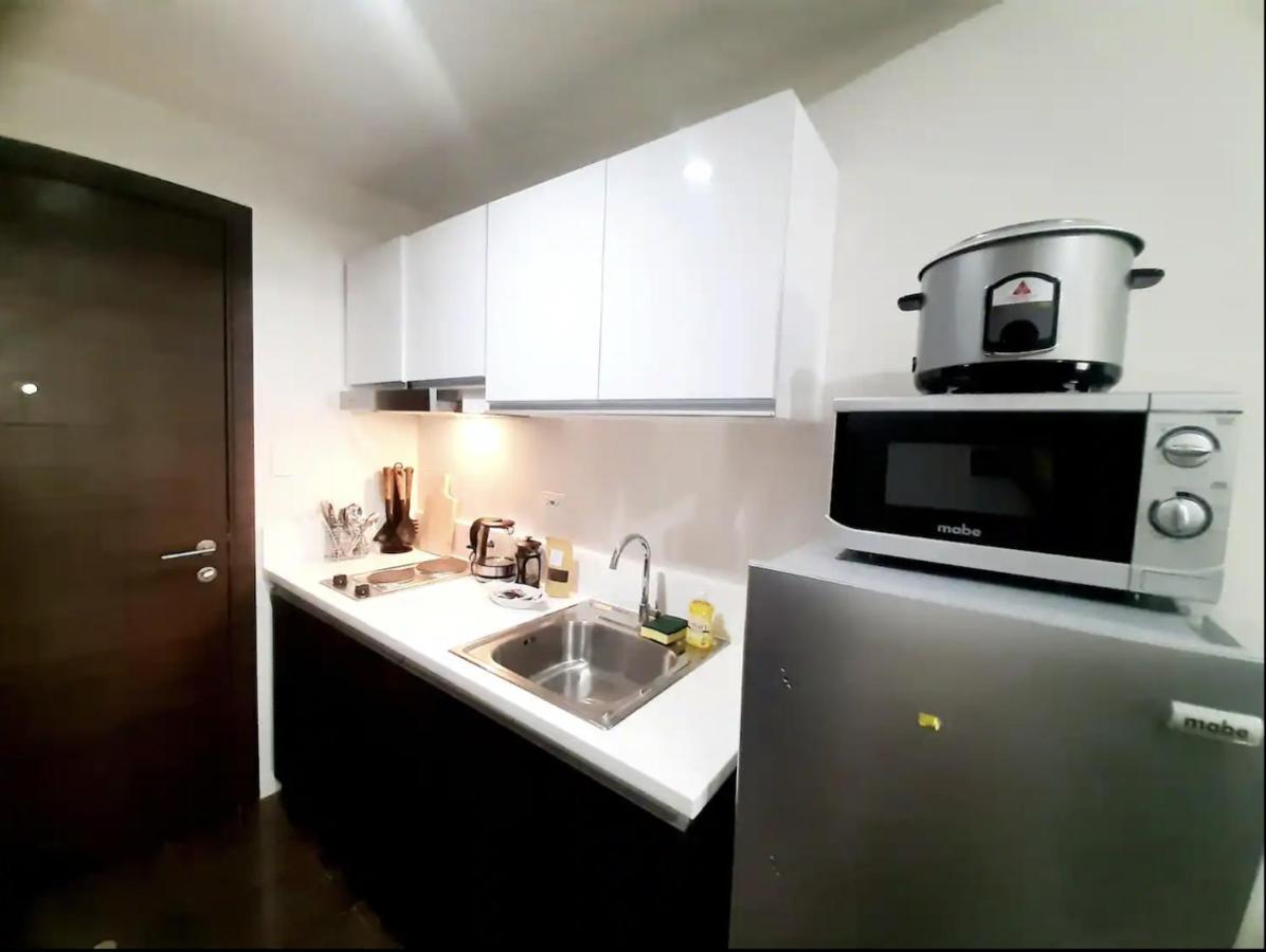Air Residence Makati Манила Экстерьер фото