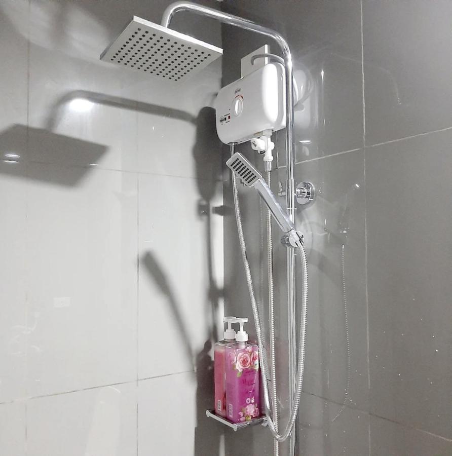 Air Residence Makati Манила Экстерьер фото