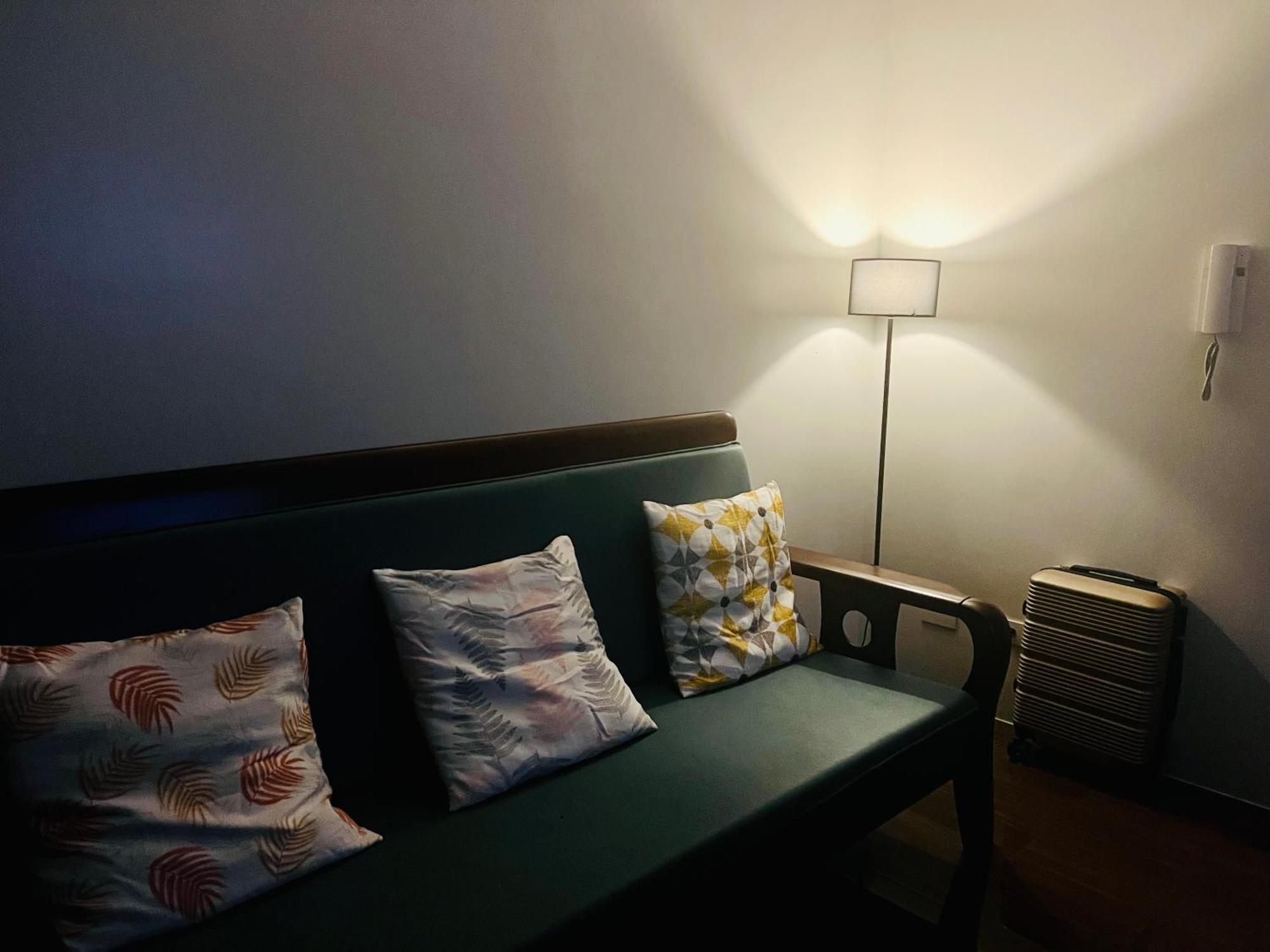 Air Residence Makati Манила Экстерьер фото