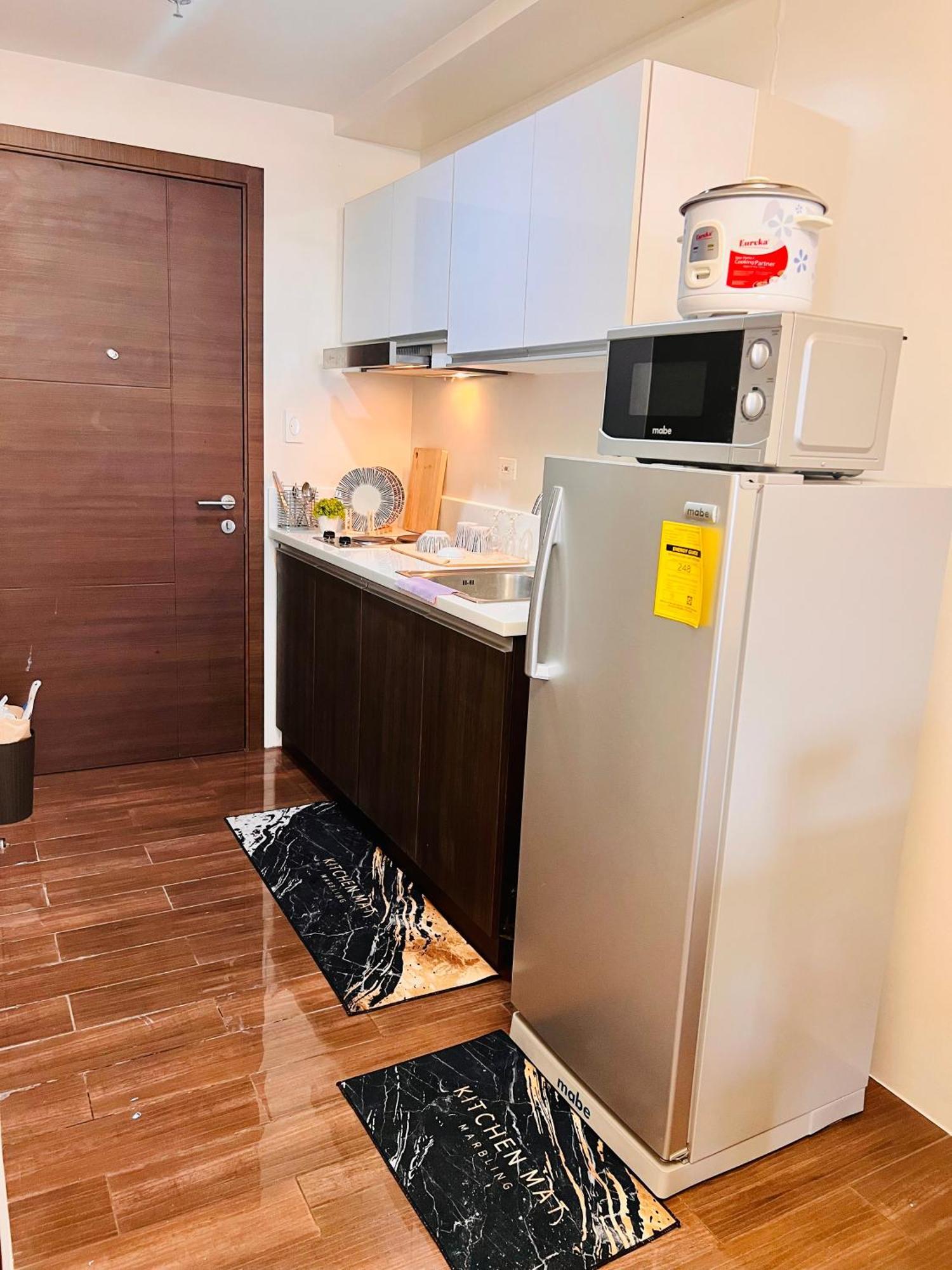 Air Residence Makati Манила Экстерьер фото