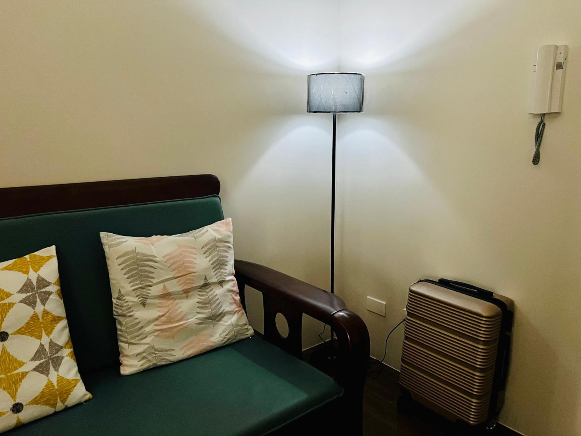 Air Residence Makati Манила Экстерьер фото