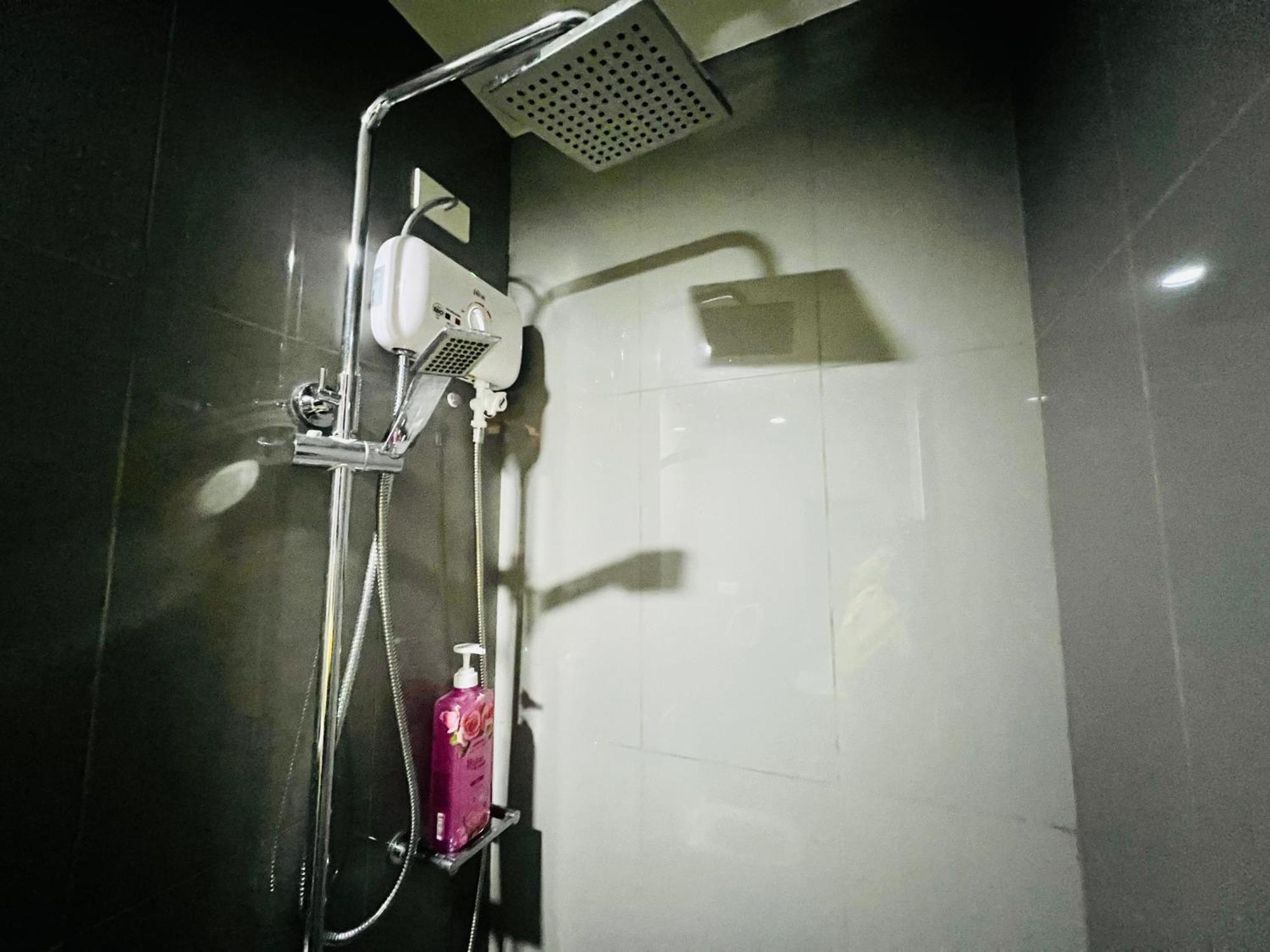 Air Residence Makati Манила Экстерьер фото