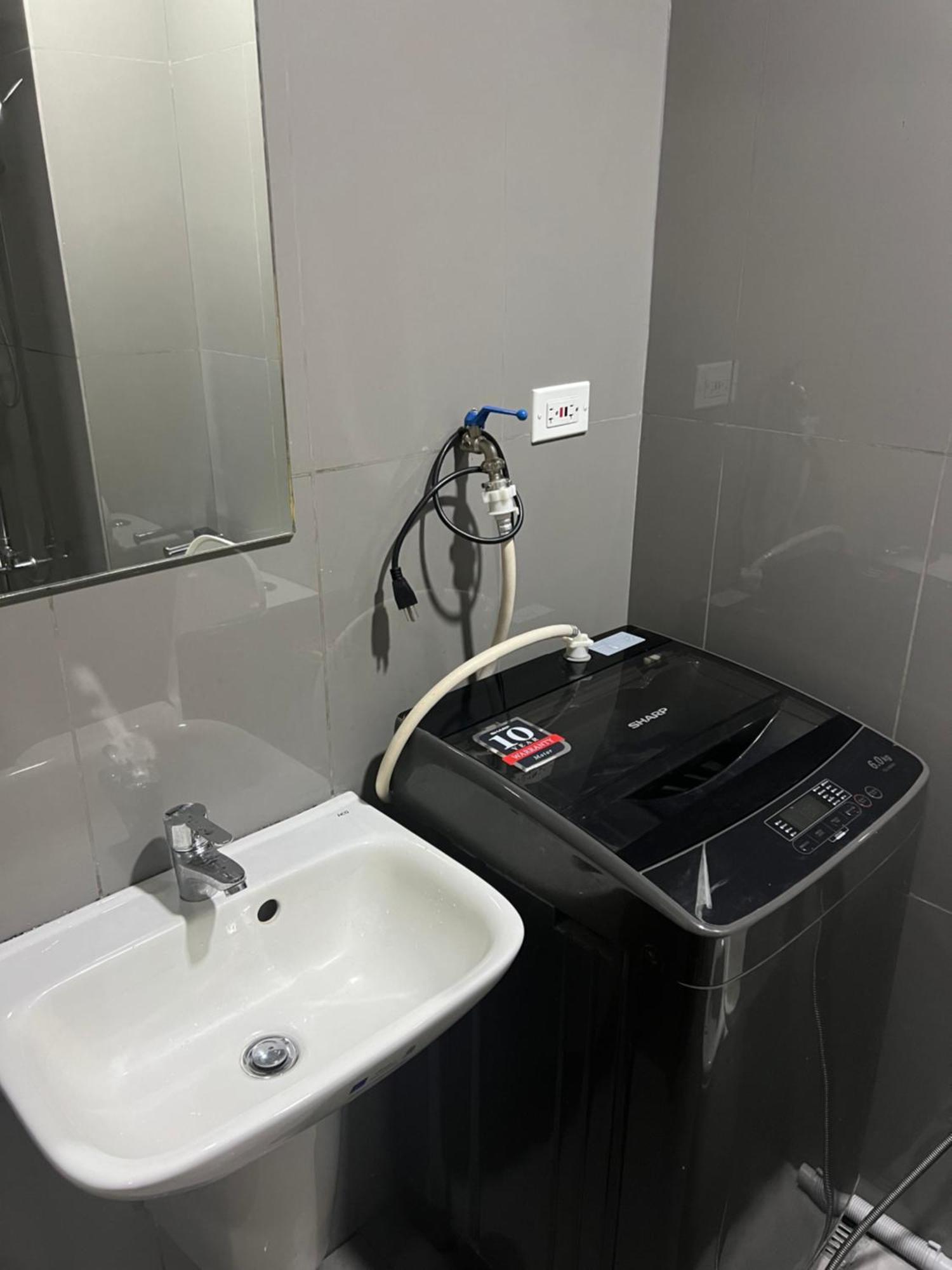 Air Residence Makati Манила Экстерьер фото